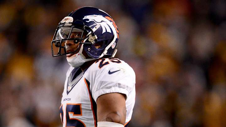 WATCH: Broncos cornerback Chris Harris Jr. intercepts Cam Newton WATCH: Broncos cornerback Chris Harris Jr. intercepts Cam Newton
