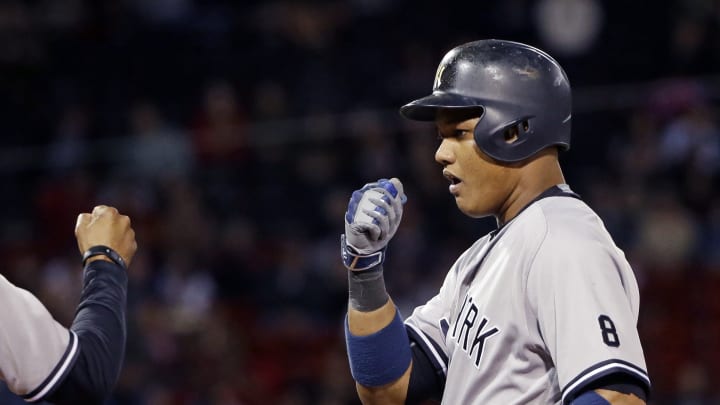 Yankees' Starlin Castro leaves game with leg injury