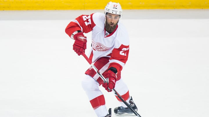 Devils sign defenseman Kyle Quincey to one-year contract