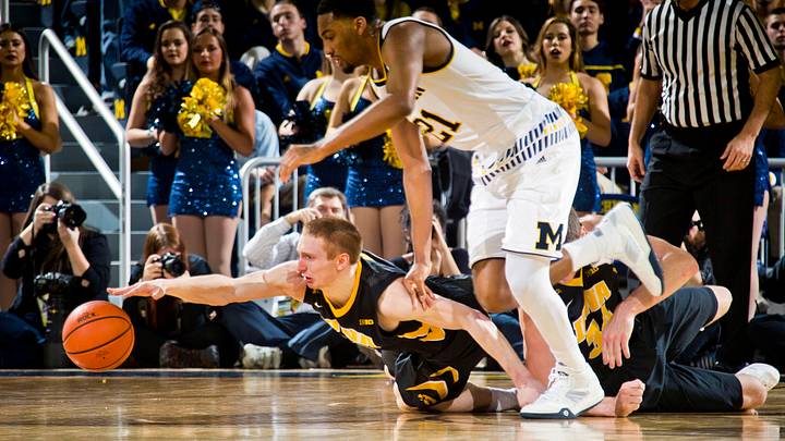 PG Mike Gesell blossoms into unheralded star for Iowa PG Mike Gesell blossoms into unheralded star for Iowa