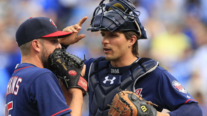 Twins put closer Perkins on DL with shoulder strain