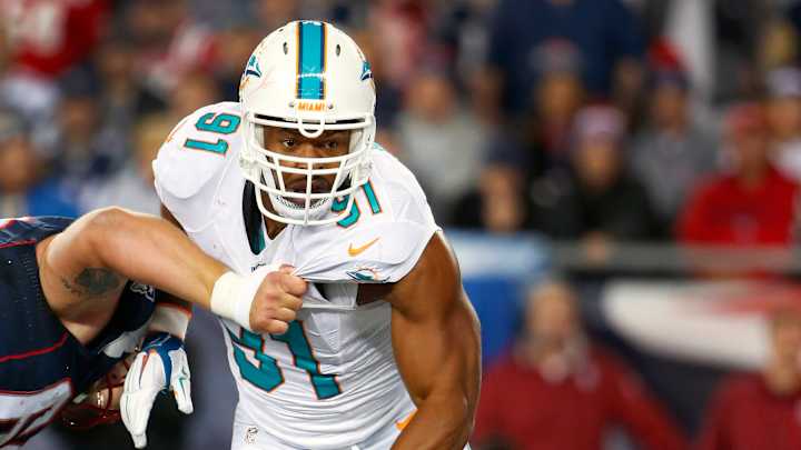 Wake signs $15 million, 2-year deal with Dolphins