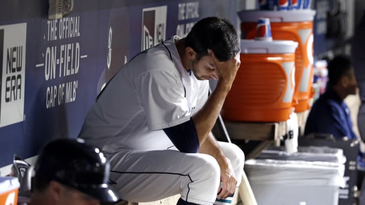 Betts homers in 9th, Kimbrel saves in return for Red Sox