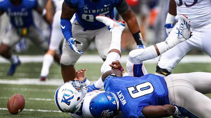 Jayhawks' David Beaty preaches signs of progress during bye Jayhawks' David Beaty preaches signs of progress during bye