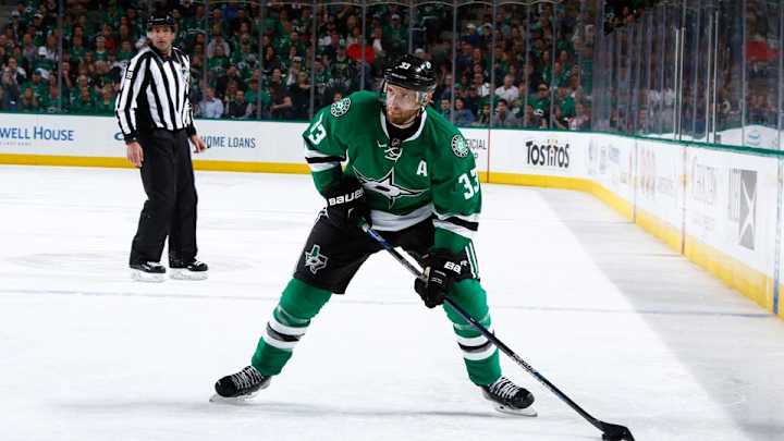 Coyotes sign Alex Goligoski after trading for his rights