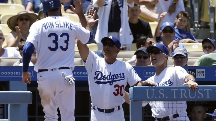 Manfred says lack of Latino managers 'is glaring'