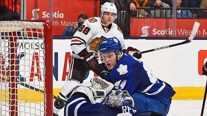 Patrick Kane celebrates National Hat Day with first regular season hat trick