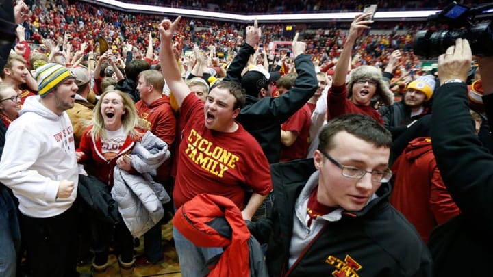 Armed with a tent and an ice fishing shack, two Iowa State fans begin weeklong campout for Kansas game Armed with a tent and an ice fishing shack, two Iowa State fans begin weeklong campout for Kansas game