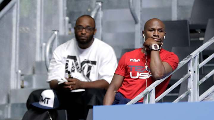 Money May in the house: Mayweather roots for Stevenson