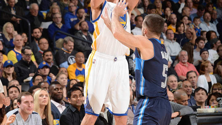 Klay Thompson's big scoring night leads Warriors past Mavs