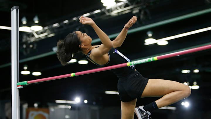 Daughter of NFL QB Randall Cunningham takes off in high jump