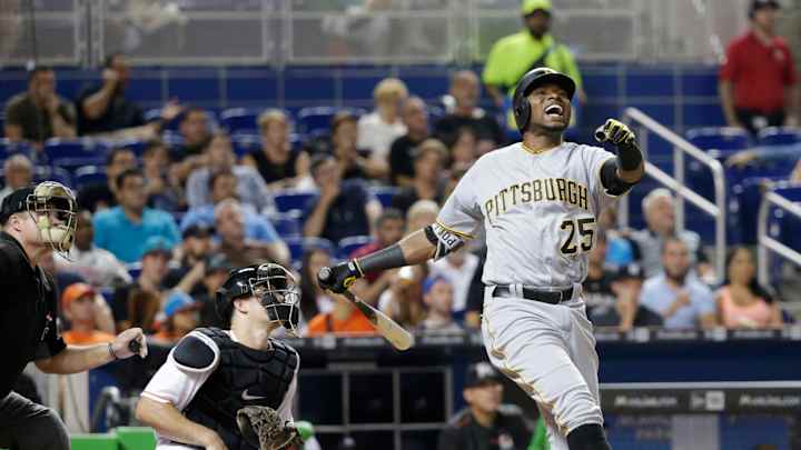 Fernandez tosses 7 scoreless innings in 3-1 win Fernandez tosses 7 scoreless innings in 3-1 win