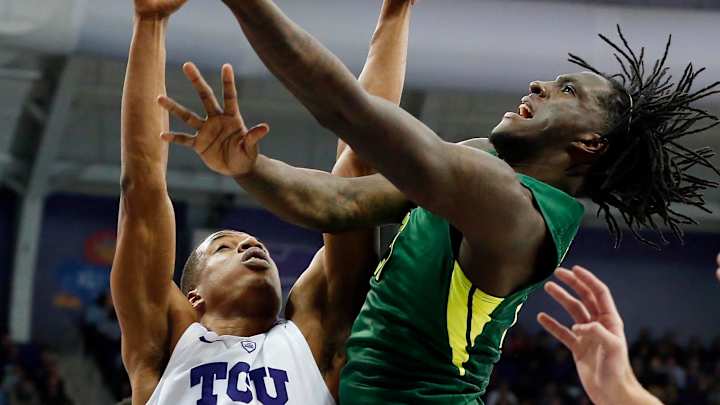 No. 19 Baylor dominates inside to beat TCU 86-71