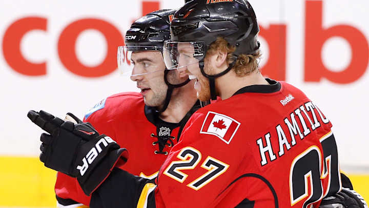 Ducks convert 3 power-play chances in 6-4 win over Flames