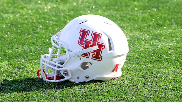 Houston AD Hunter Yurachek met with Pac-12 commissioner Larry Scott Houston AD Hunter Yurachek met with Pac-12 commissioner Larry Scott