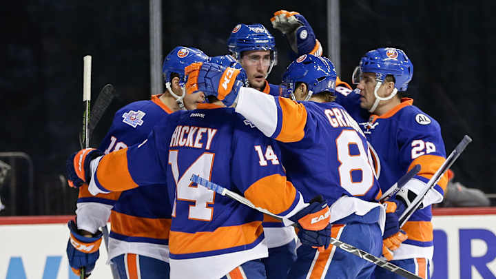 Ovechkin gets 497th goal, Capitals beat Islanders 4-1
