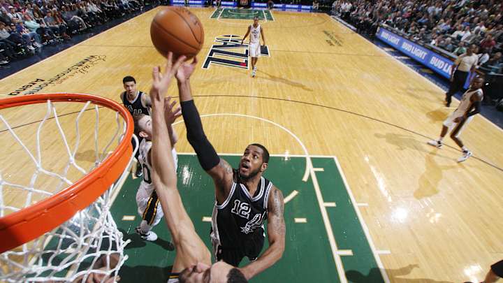 Leonard scores 29 as Spurs defeat Jazz 96-78 Leonard scores 29 as Spurs defeat Jazz 96-78