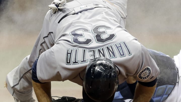 Lee drives in 3 runs, Mariners beat Rays 6-4 to avoid sweep