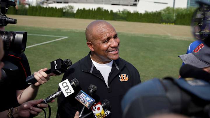 Browns coach says team not close to decision on No. 2 pick