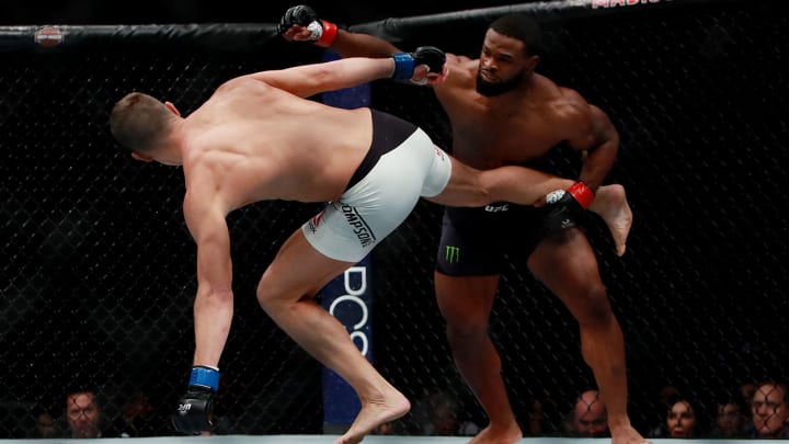 Tyron Woodley successfully defends belt against Stephen Thompson