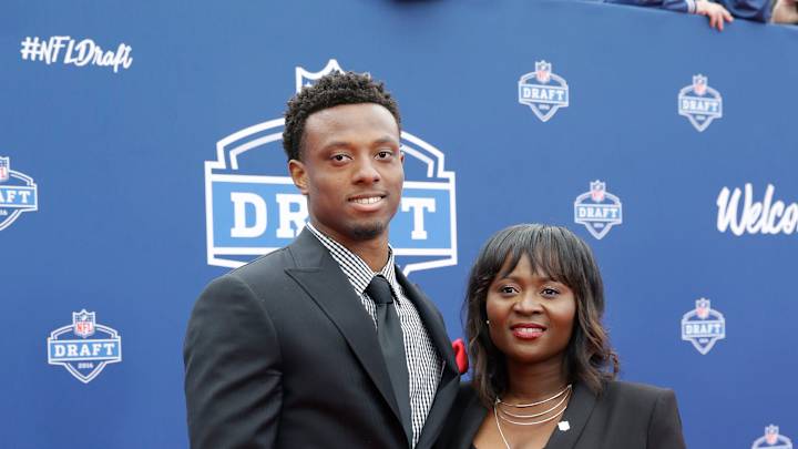 Mom of Giants' Apple to join ESPN's 'Sunday NFL Countdown'