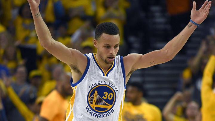 Stephen Curry leads Warriors past Rockets in playoff opener