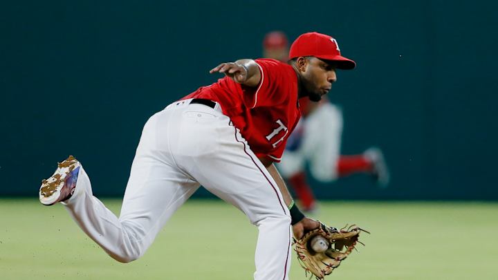 Mariners fall behind early again, lose 10-4 to Rangers