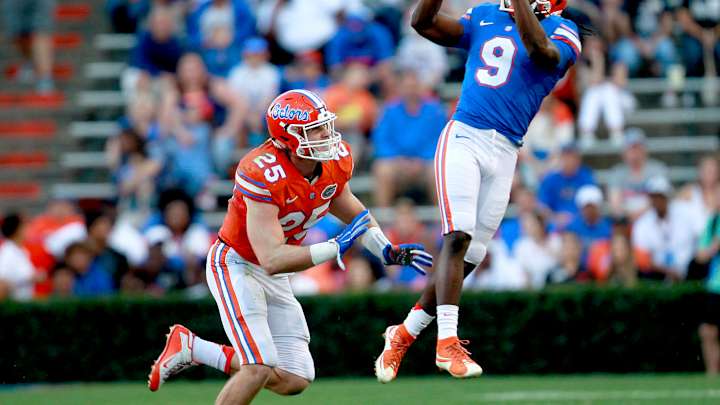 No. 25 Florida loses Dre Massey for season to knee injury