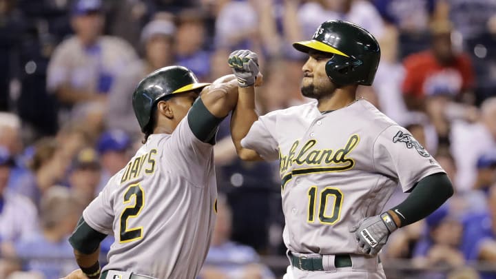 Athletics trounce Royals 16-3 behind 17 hits, 10 walks Athletics trounce Royals 16-3 behind 17 hits, 10 walks