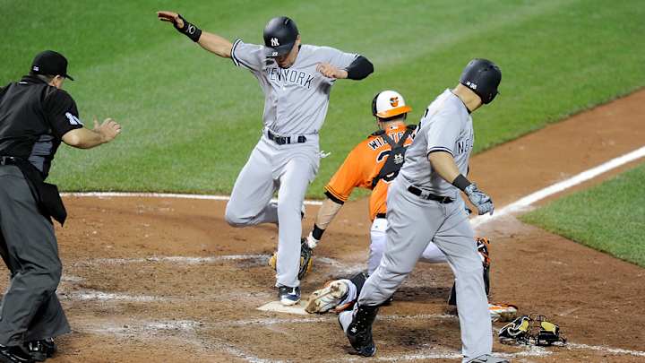 Watch: Jacoby Ellsbury scores on double-steal