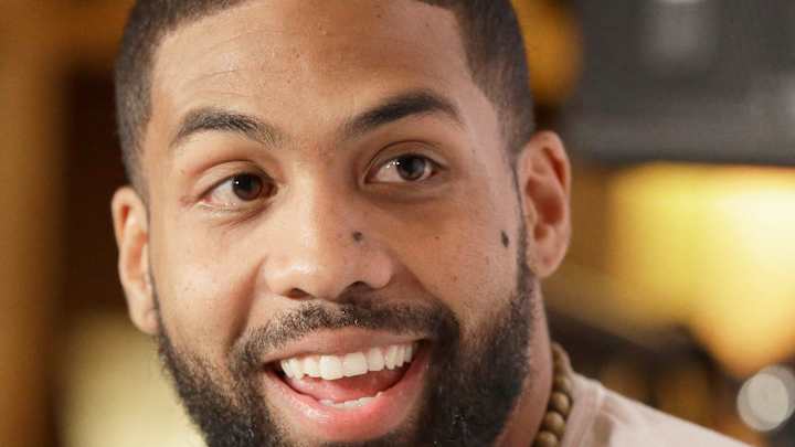 AP source: RB Arian Foster to meet Tuesday with Dolphins