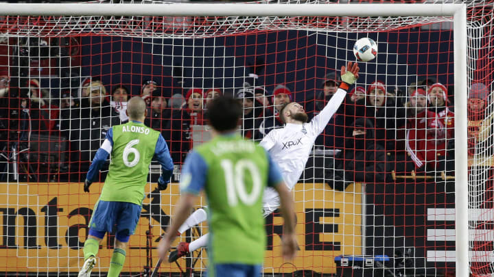 Stefan Frei's transcendent save sparks Seattle Sounders to first MLS Cup