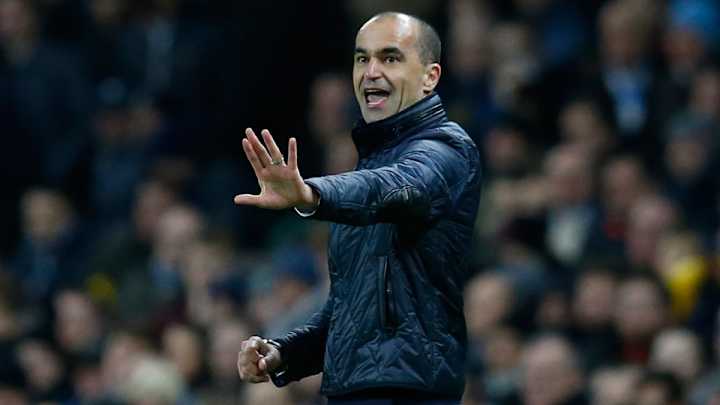 Watch: Roberto Martinez dances at Jason Derulo concert