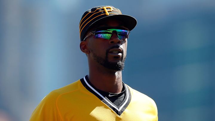 MLB rumors: News on free-agent contracts, trades and more