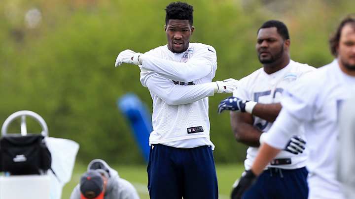 Bears LB Leonard Floyd exits practice on a cart due to sickness