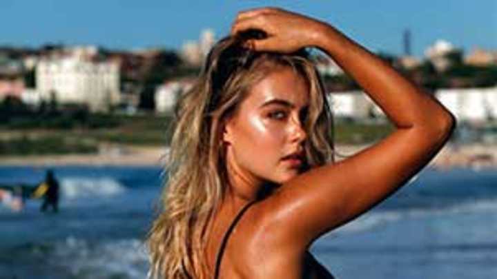 Friday’s P.M. Hot Clicks: Stephanie Smith; Von Miller Gets Paid Friday’s P.M. Hot Clicks: Stephanie Smith; Von Miller Gets Paid