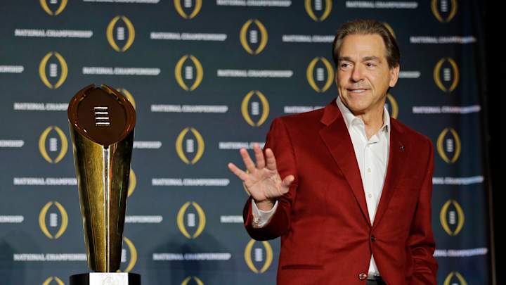 Besting the Bear? Saban in hot pursuit of Alabama icon Besting the Bear? Saban in hot pursuit of Alabama icon