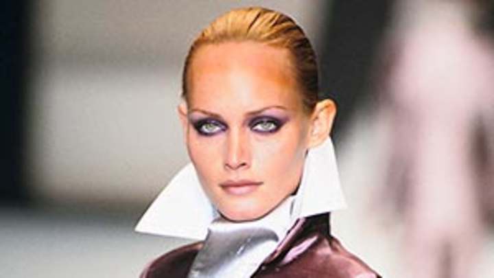 Thursday's PM Hot Clicks: Amber Valetta, Nic Cage's face on athletes