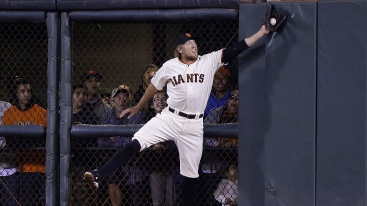 Giants’ Hunter Pence will have surgery, out two months