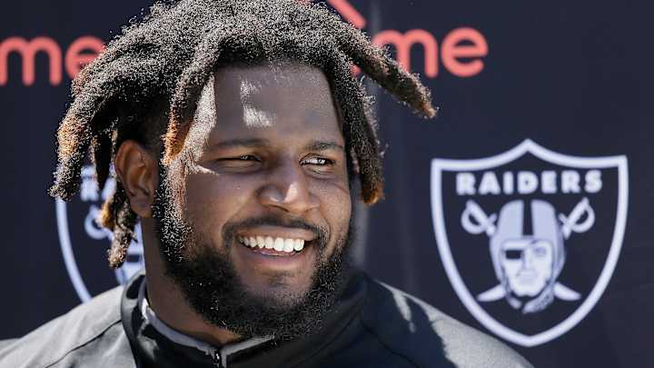 Raiders DE Mario Edwards back at practice after neck injury