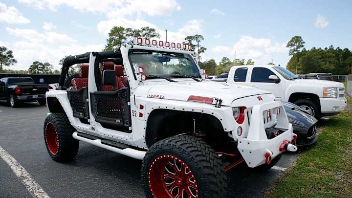 What a ride! Mets star Cespedes puts on car show at camp