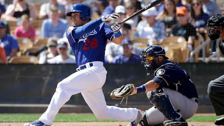 Watch: Dodgers score on first overturned neighborhood play
