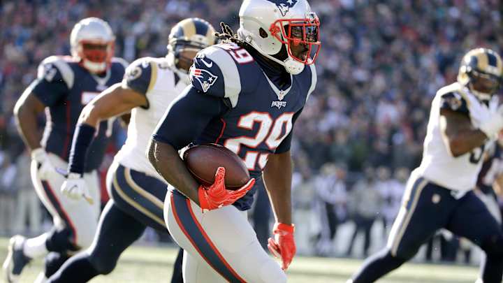 Patriots taking advantage of newfound depth at running back