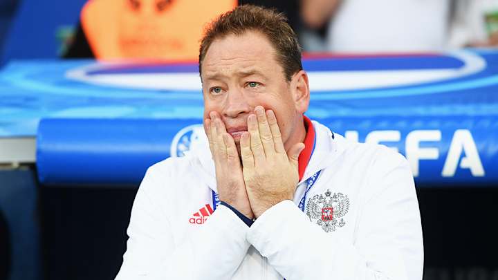 Russia’s coach came to a realization after losing to Wales: ‘We’re s--t’