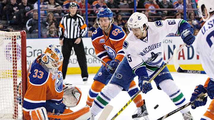 Talbot stops 40 shots, Oilers top Canucks 2-0