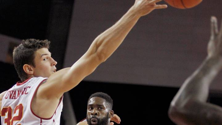 Jacobs scored 15 as USC holds off Arizona State, 75-65 Jacobs scored 15 as USC holds off Arizona State, 75-65