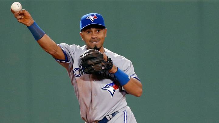Blue Jays infielder Maicer Izturis announces retirement