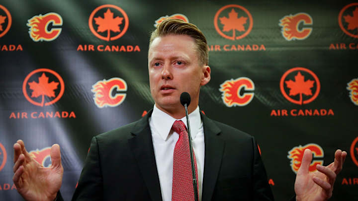 Flames name Canucks assistant Glen Gulutzan their new coach