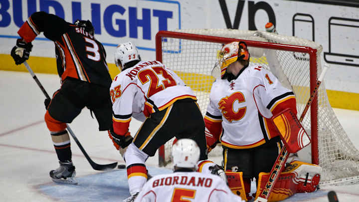 Silfverberg, Kesler lead Ducks to 8-3 thumping of Flames Silfverberg, Kesler lead Ducks to 8-3 thumping of Flames