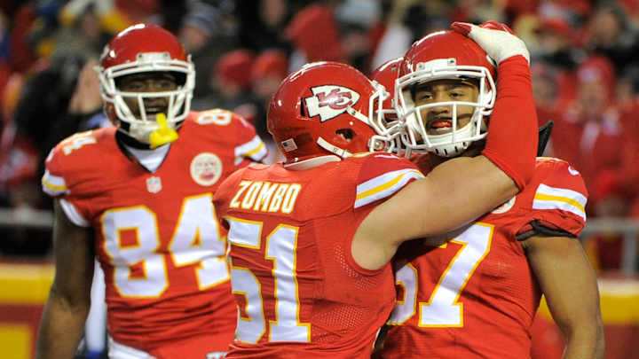 Chiefs beat Raiders 23-17 to enter playoffs on streak